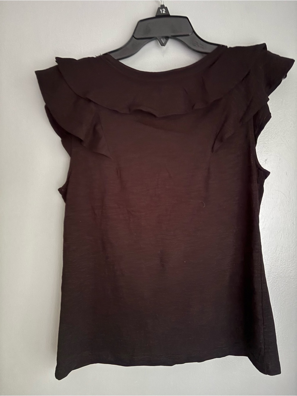 WHBM Ruffle V-Neck Sleeveless tee - Picture 3 of 4